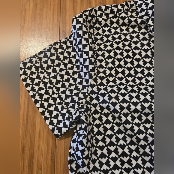 NWOT Liz Claiborne Geometric Shirt - Picture 3 of 7